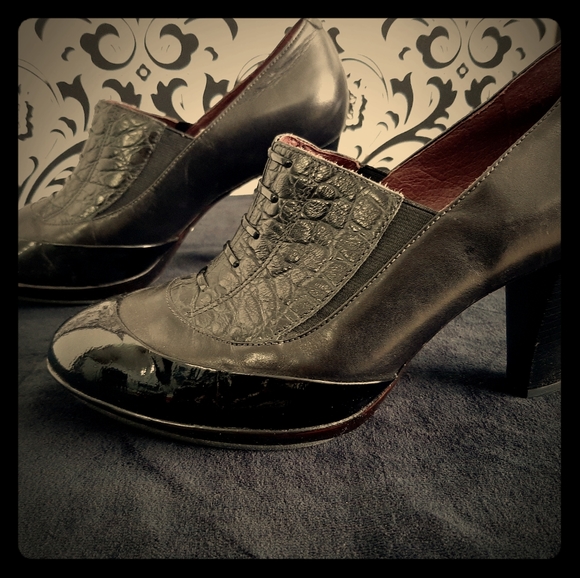 Indigo by Clarks Lethie Victorian-style High Heels - Picture 1 of 8